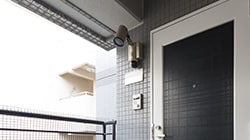 玄関の防犯カメラ